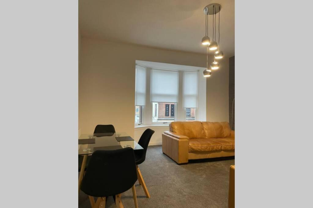 Bellshill Central Apartments Esterno foto