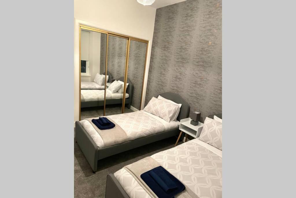 Bellshill Central Apartments Esterno foto